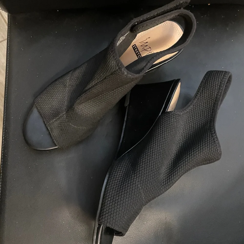 Shoes - Picture 1 of 2